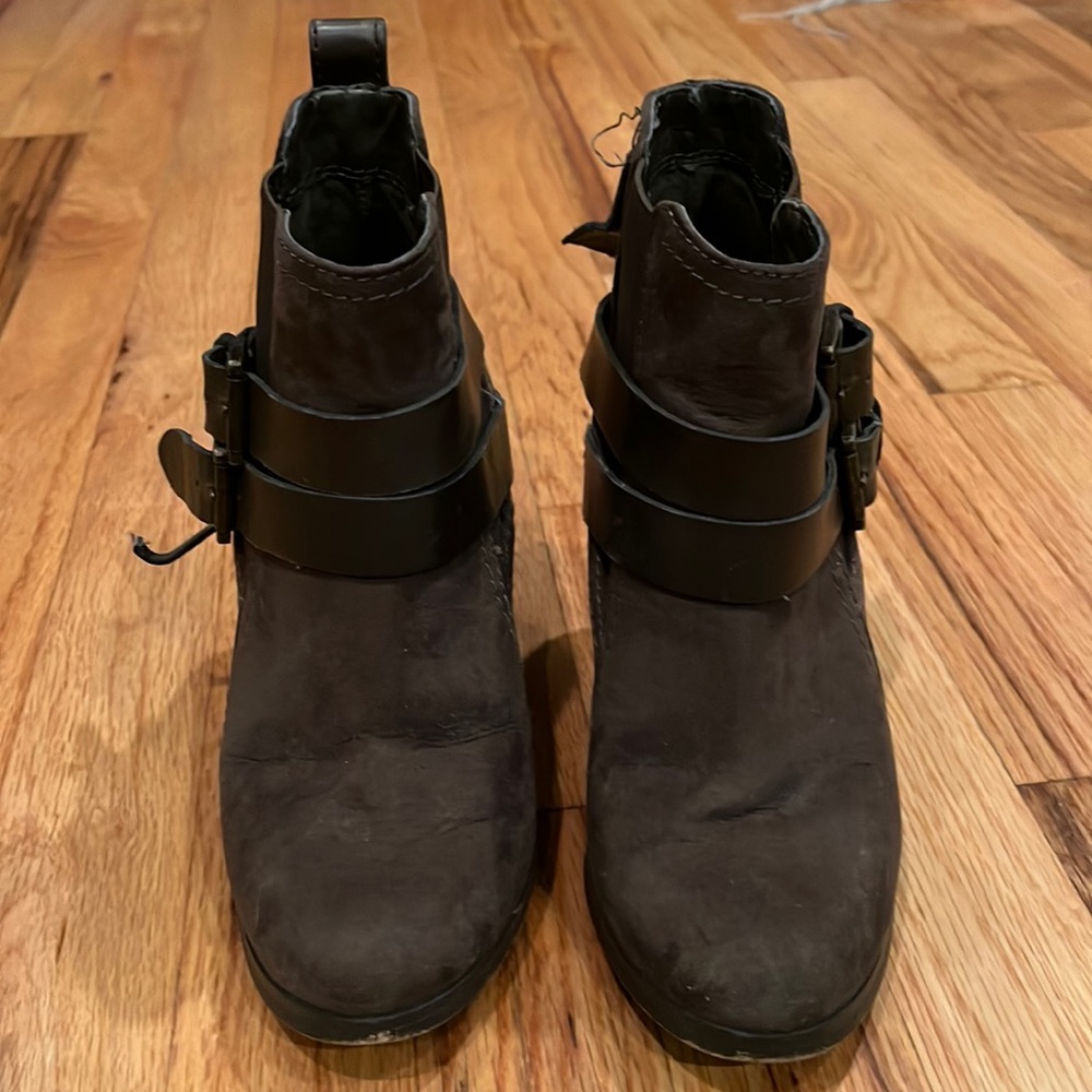 Crown Vintage Heeled Booties Brown Women’s 5.5